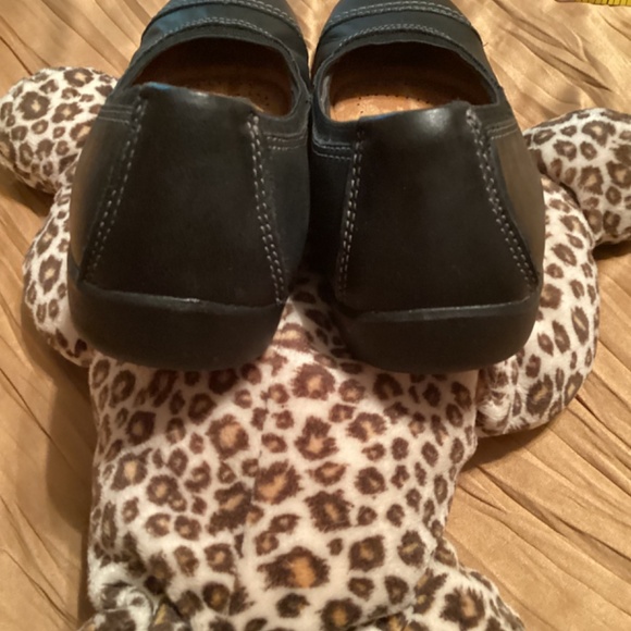 Clarks - Picture 3 of 4